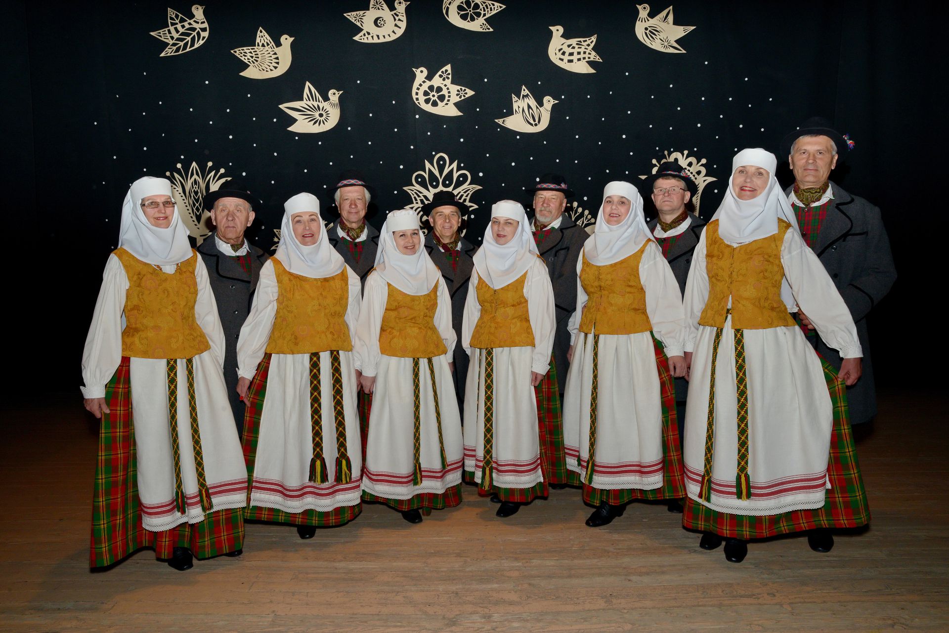 Liaudiškų šokių kolektyvas „Laja“.