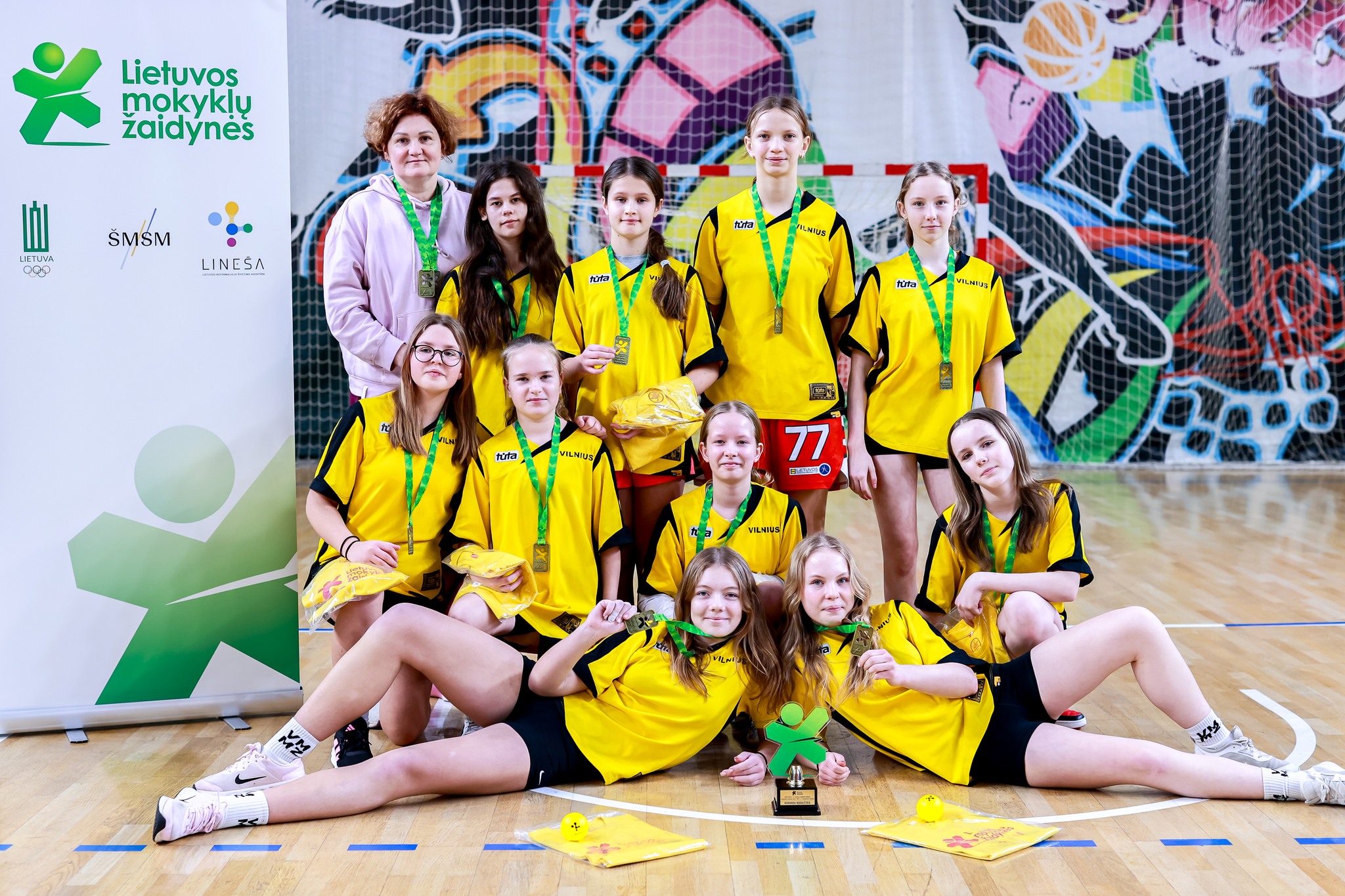 Mokyklos mergaitės – Lietuvos kvadrato čempionės!