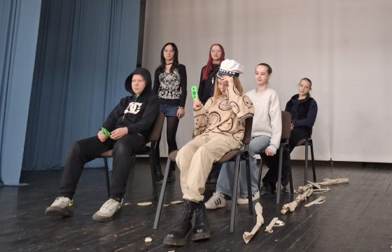 Lietuvių kalbos pamoka vaidinant etimologinę arba mitologinę sakmę