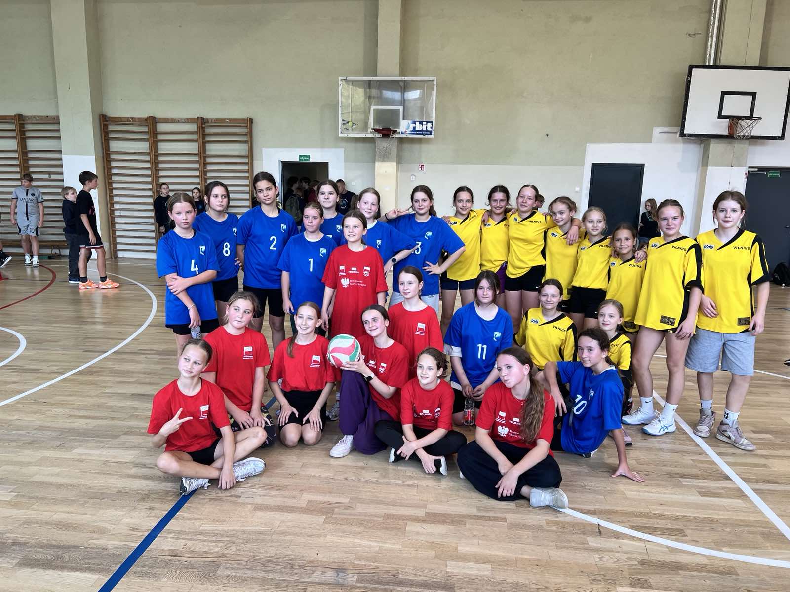 2013 m. kvadrato komandos įveikė pirmąjį etapą