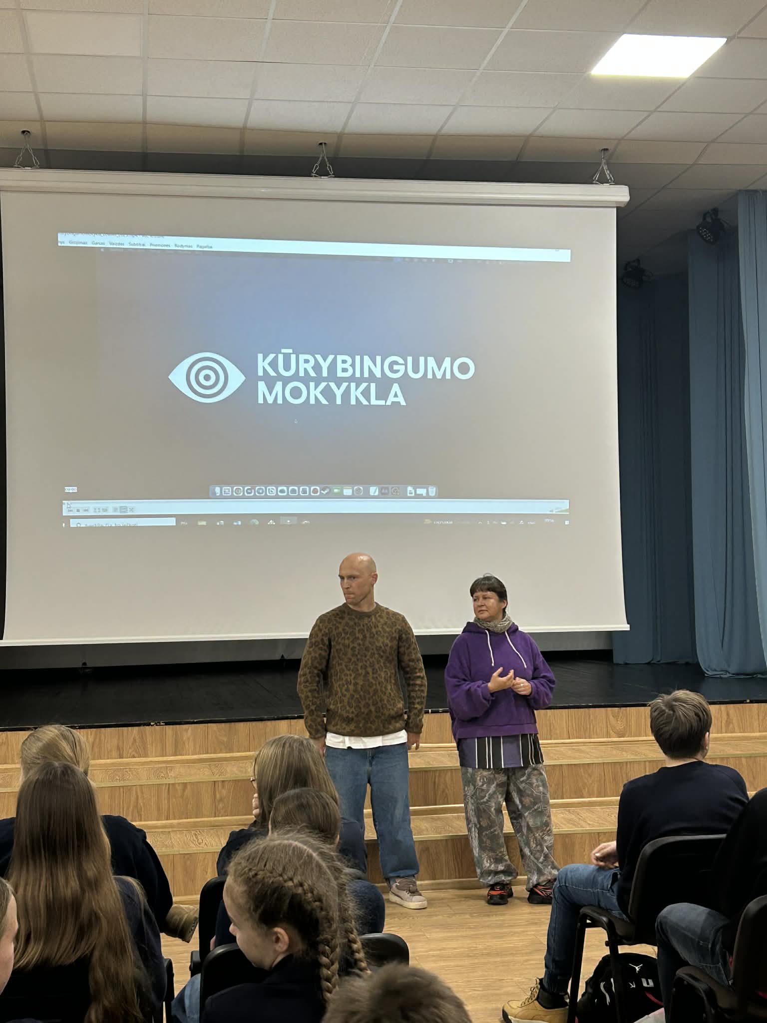 Urbanistinio šokio teatro Low Air pamoka