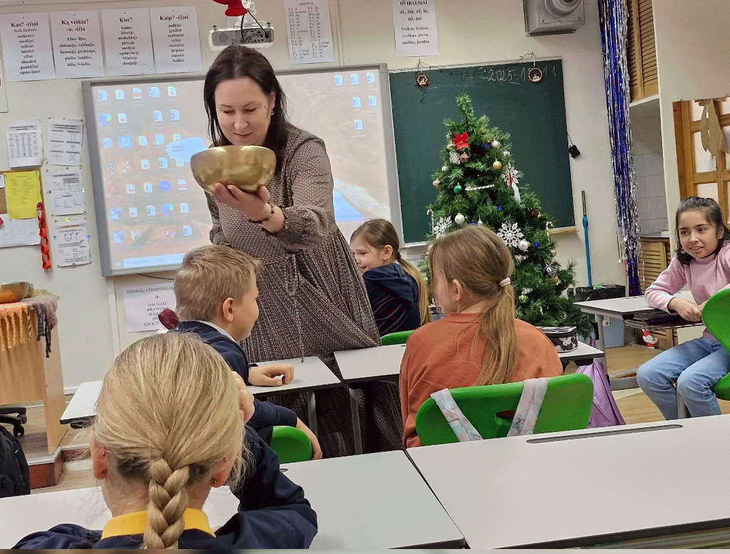 Muzikos instrumentai. Burtų lazdelės gaminimas