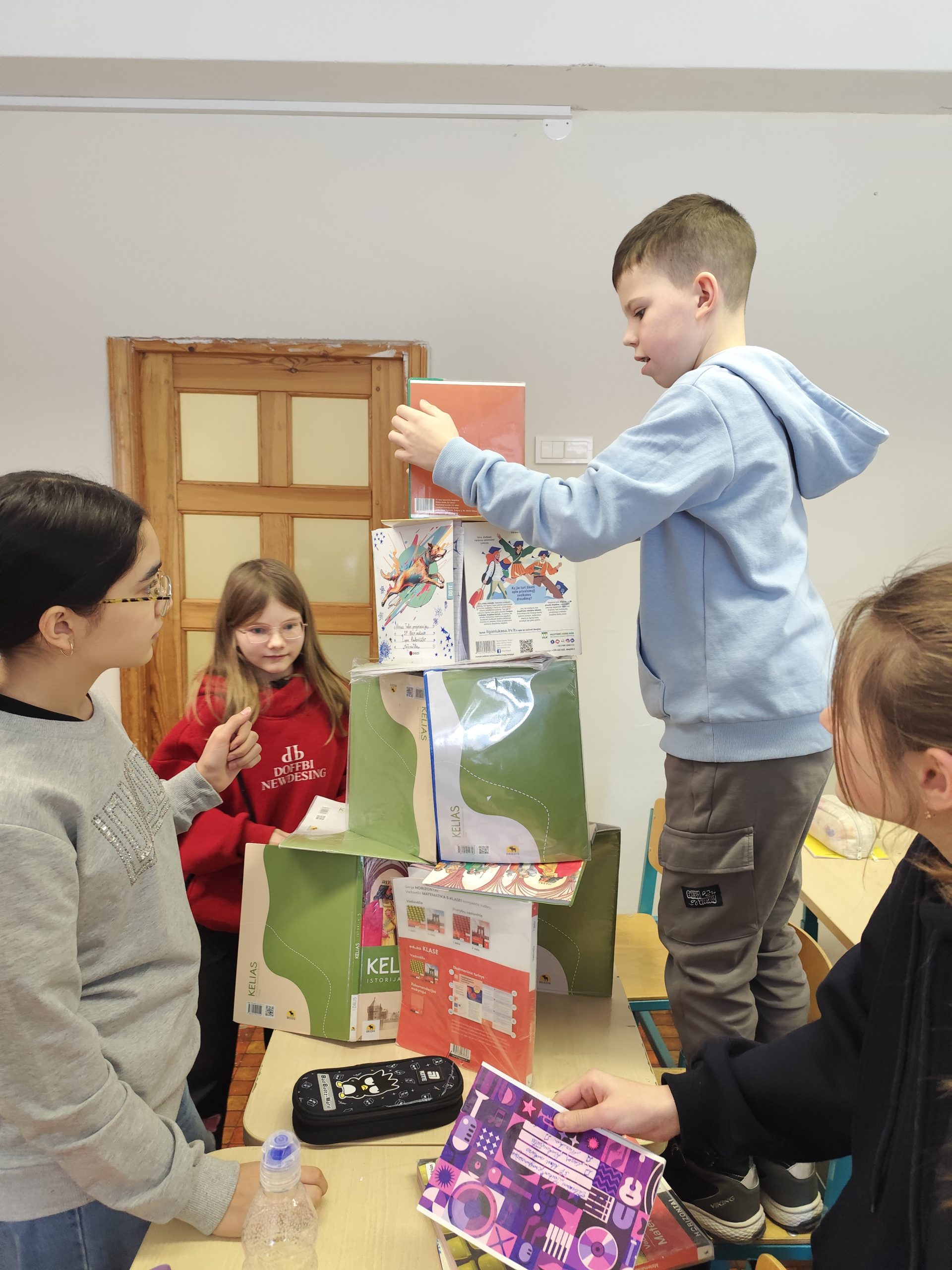 Dangoraižių statyba gyvenimo įgūdžių pamokose