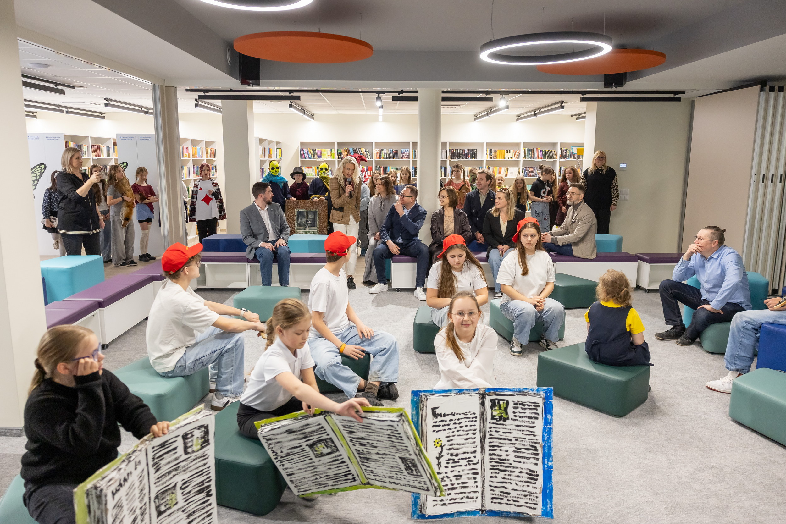 Bibliotekos ir sporto salių atidarymas