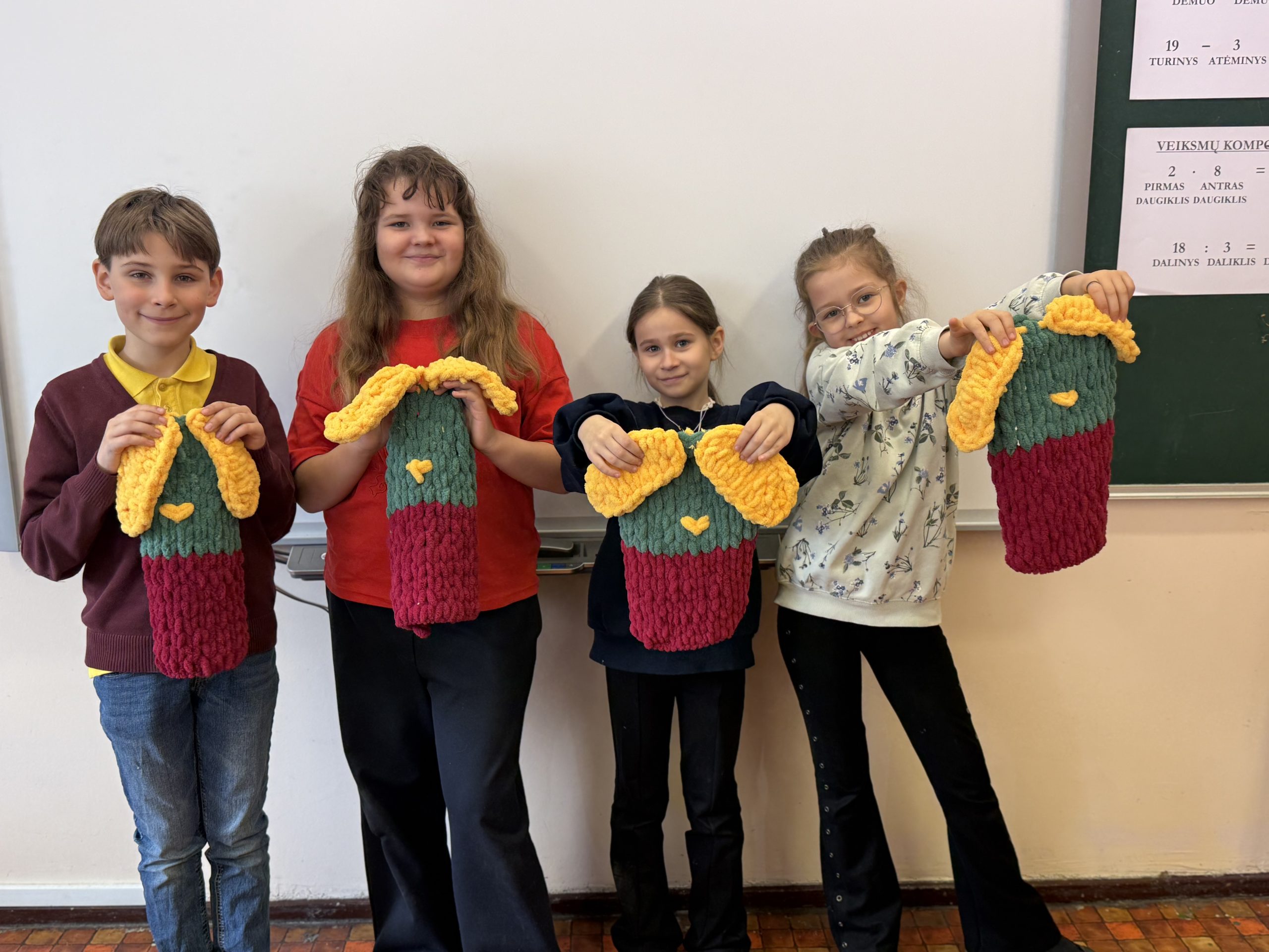 Visuomeninė akcija „Mažiesiems iš didelių rankų“