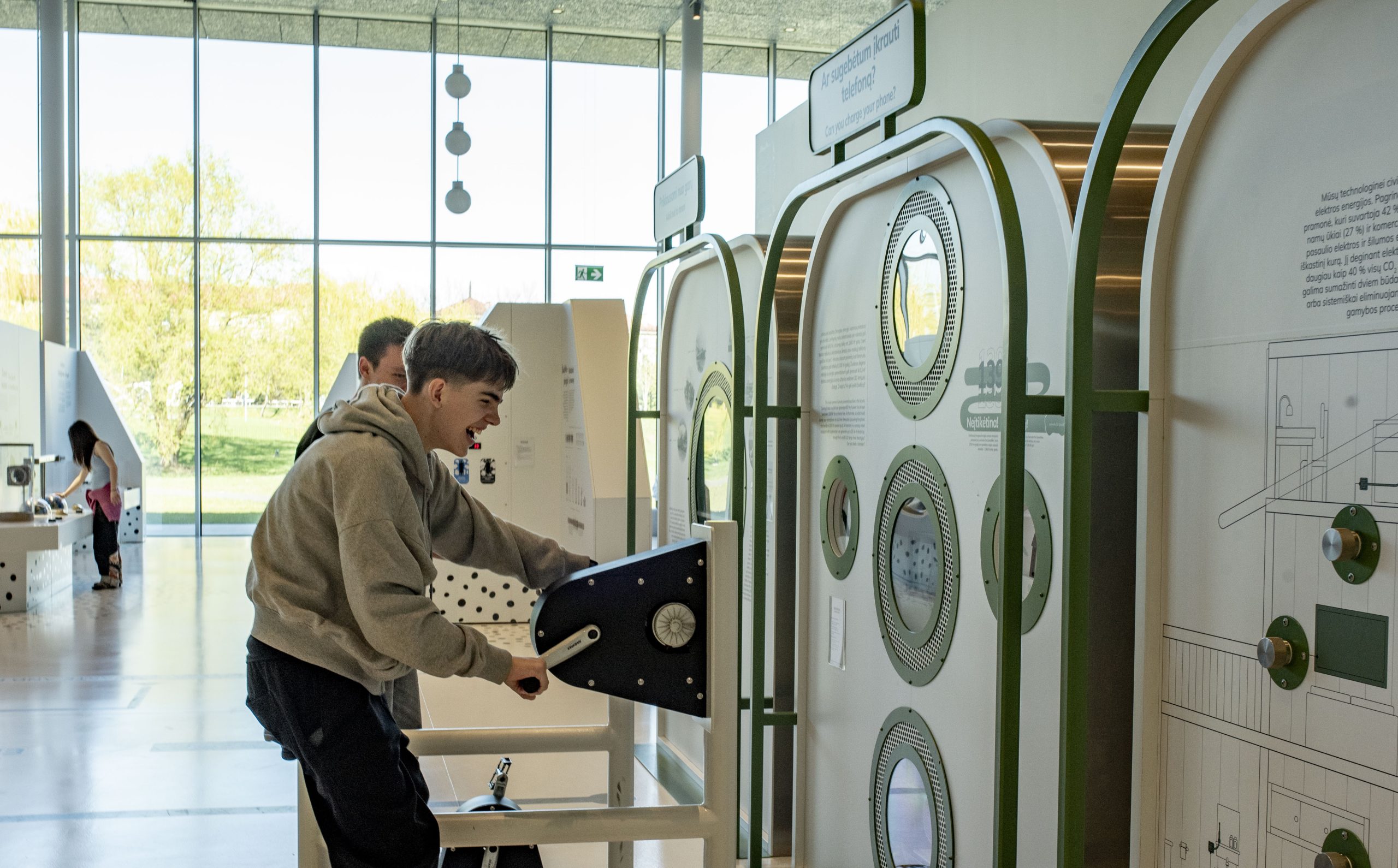 Aštuntokų apsilankymas Mokslo saloje