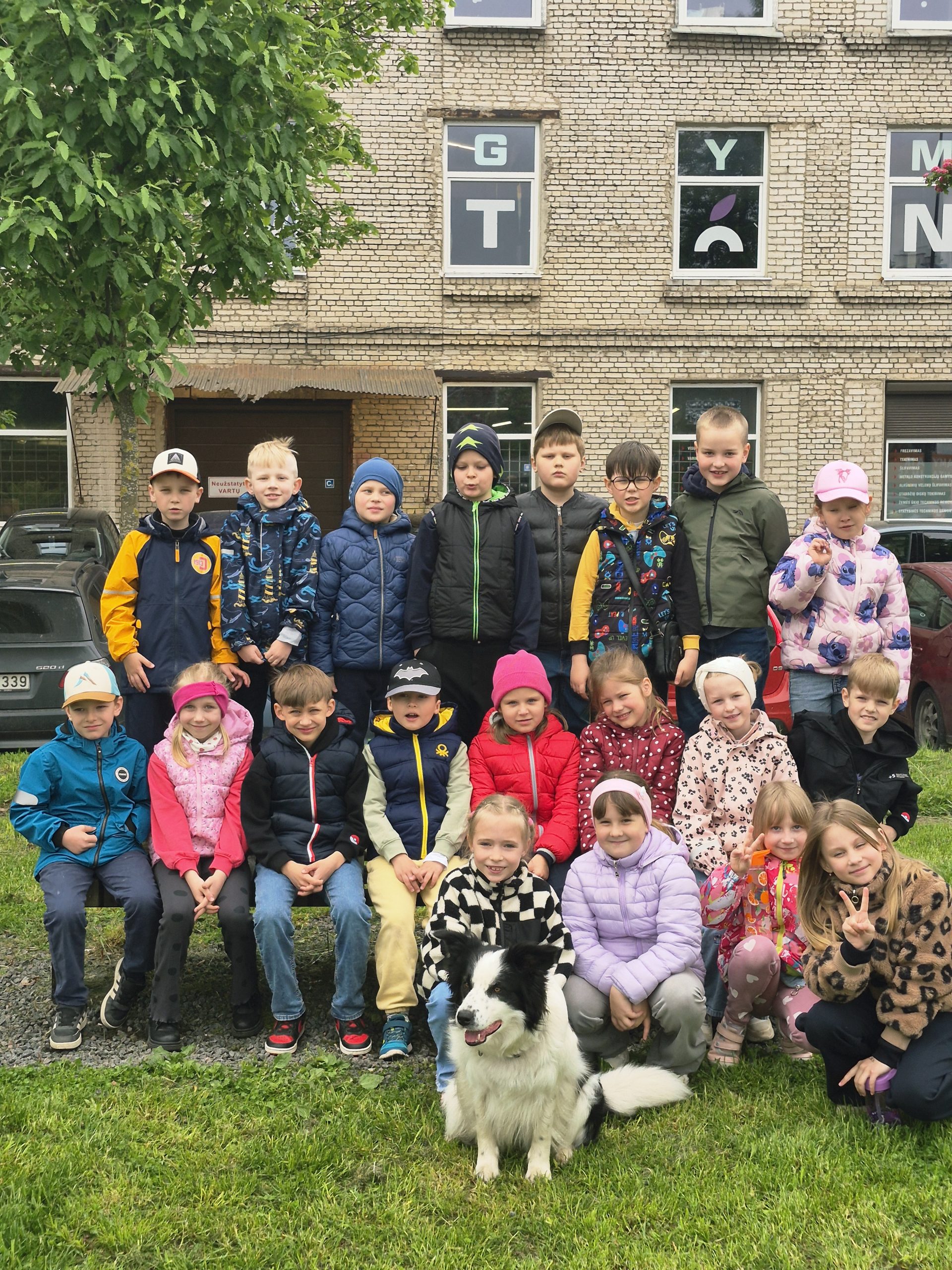 Pradinukų apsilankymas šunų dresavimo mokykloje
