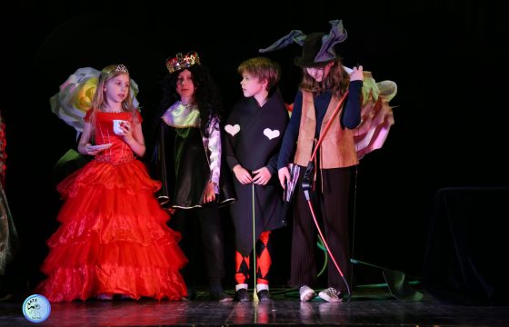 BATS spektaklis „Alisa stebuklų šalyje“